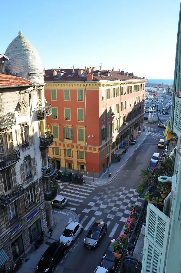 Charmant studio tout proche du port Nizza