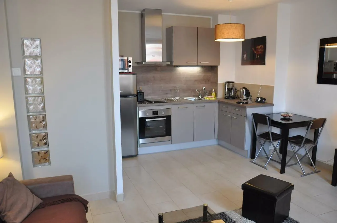 Charmant studio tout proche du port Nizza 0*,  Francia