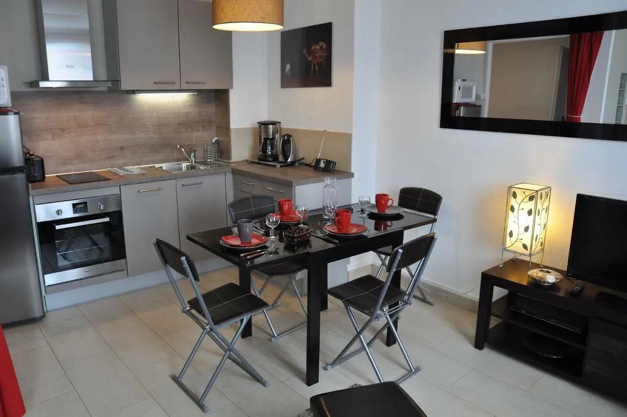 Apartment Charmant Studio Tout Proche Du Port Nice