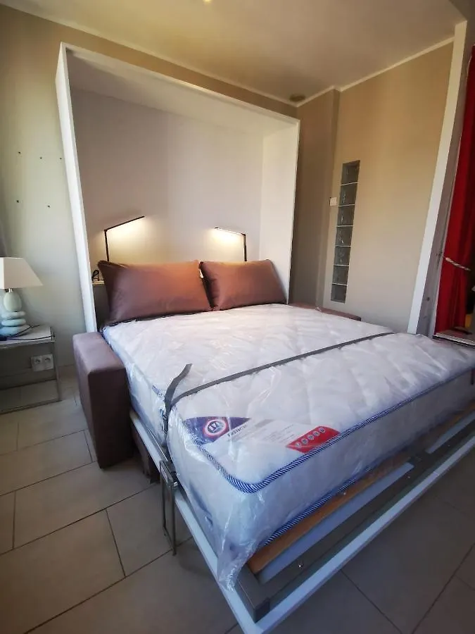 Appartement Charmant studio tout proche du port Nice France