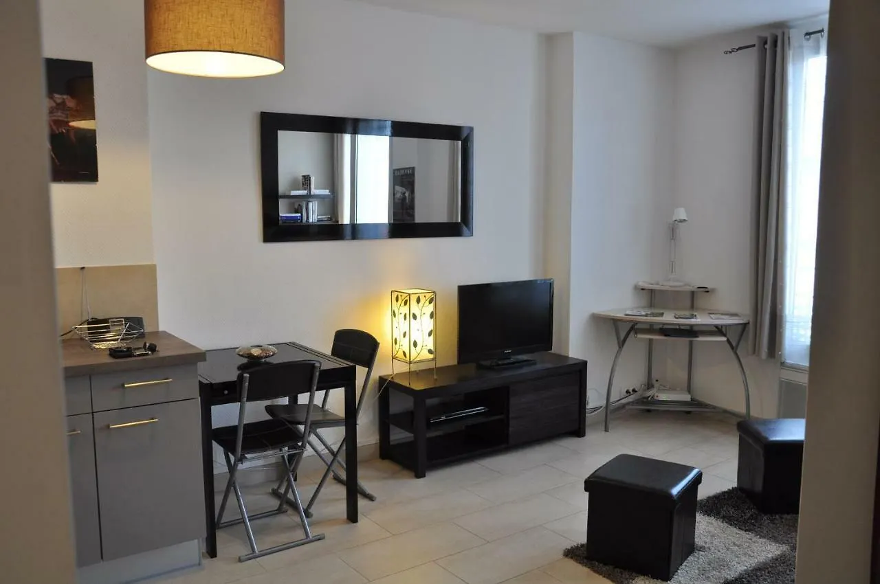 Charmant studio tout proche du port Nice 0*,
